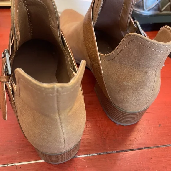 Booties by Wonderly - Picture 3 of 6